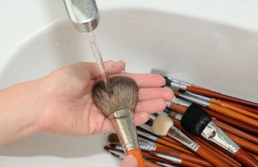 how to clean foundation brush