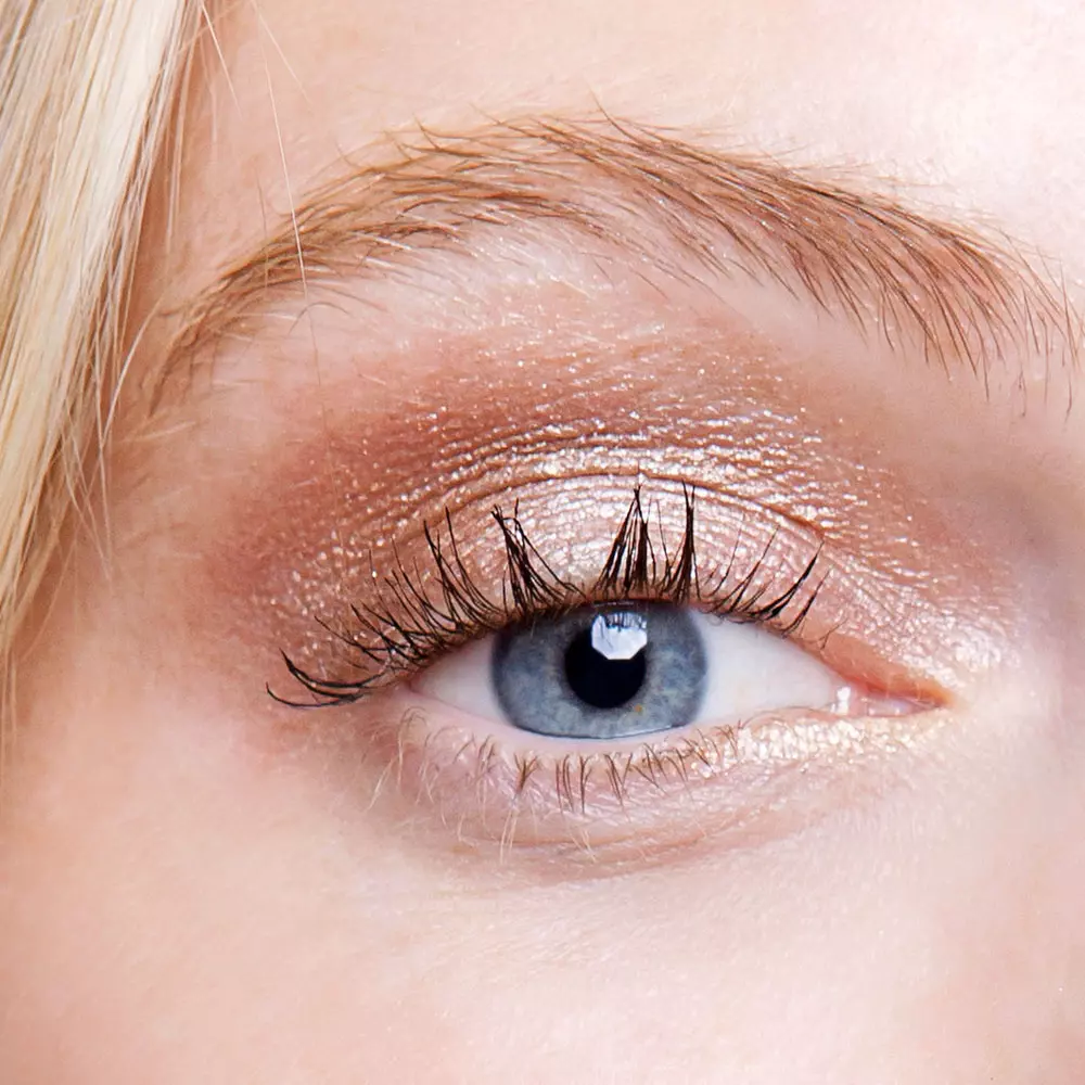 eye shadow color  for blue eyes