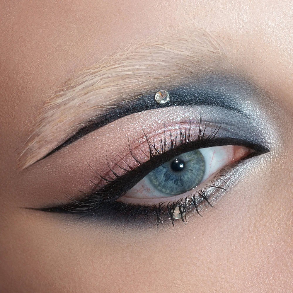 eye shadow for grey eyes