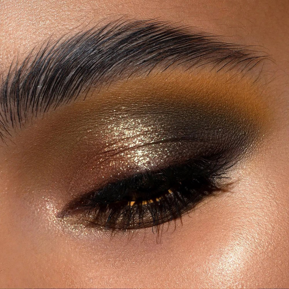 metallic eye shadow